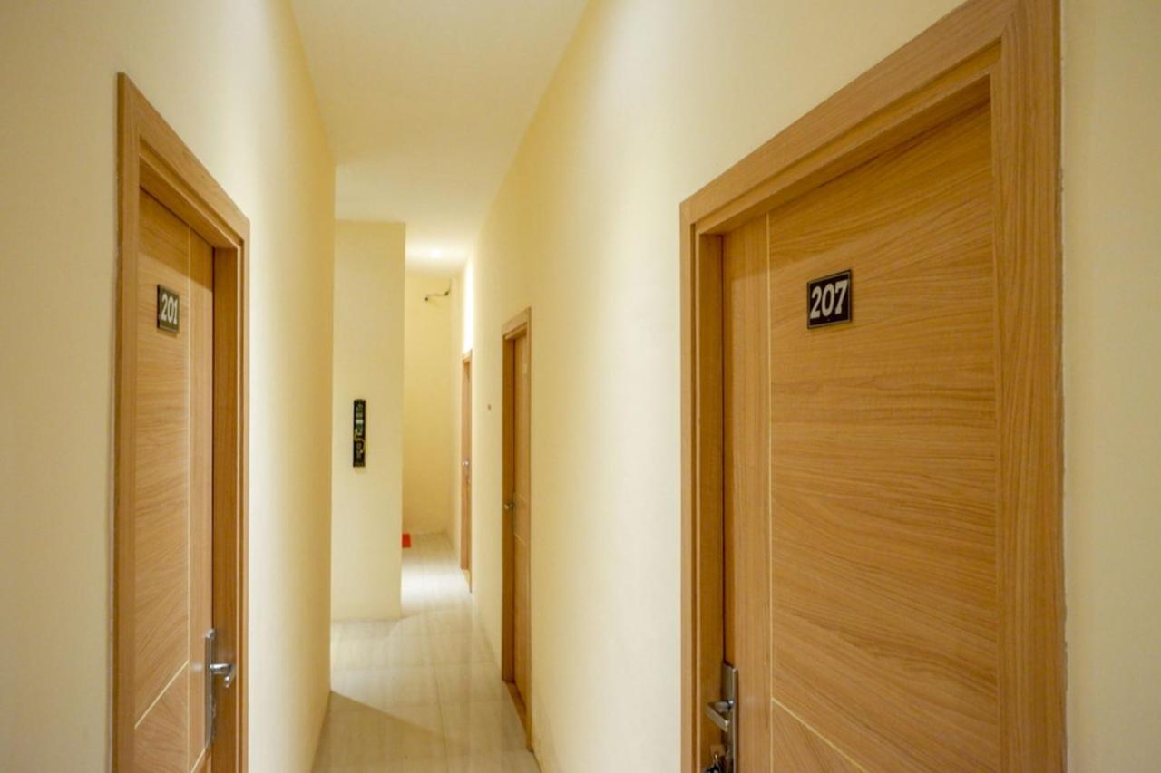 Reddoorz Plus @ Losari Makassar Eksteriør bilde