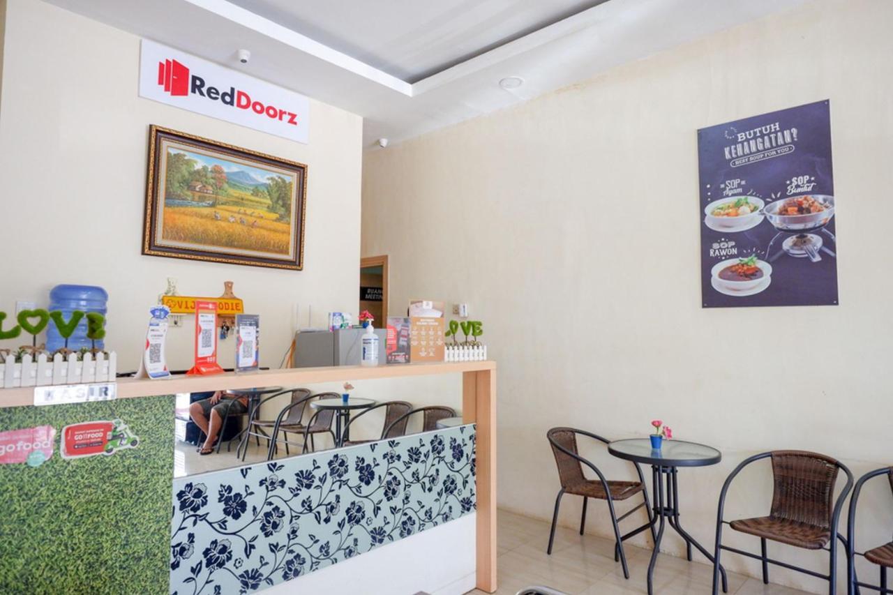 Reddoorz Plus @ Losari Makassar Eksteriør bilde