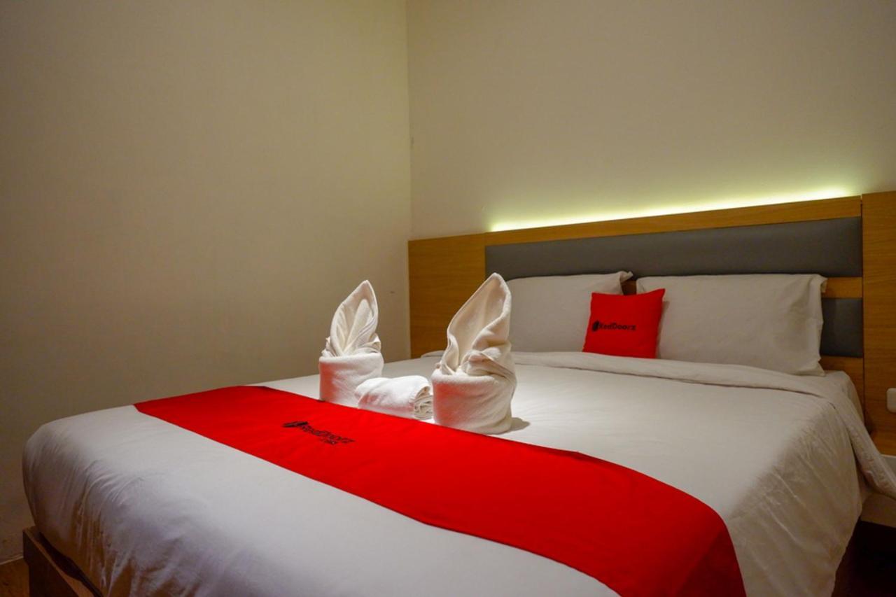 Reddoorz Plus @ Losari Makassar Eksteriør bilde