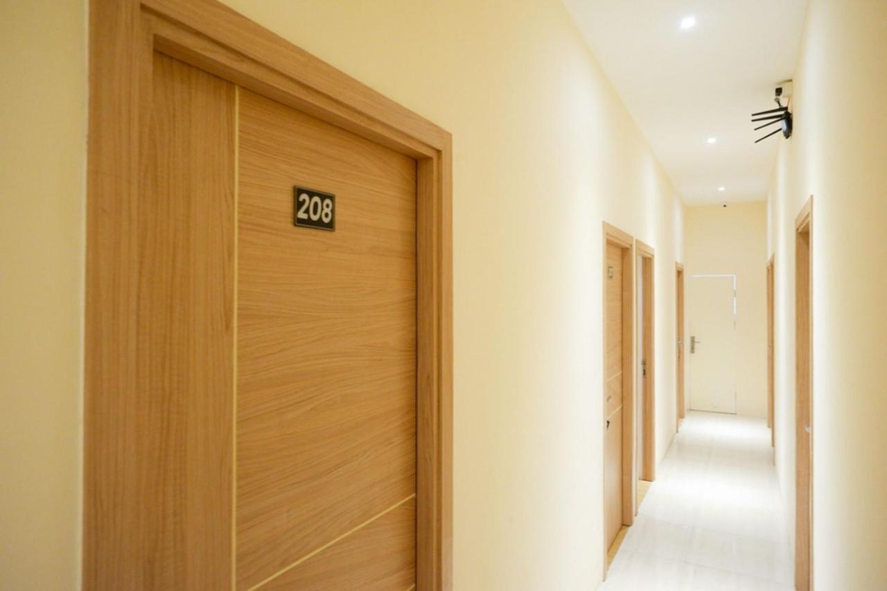 Reddoorz Plus @ Losari Makassar Eksteriør bilde