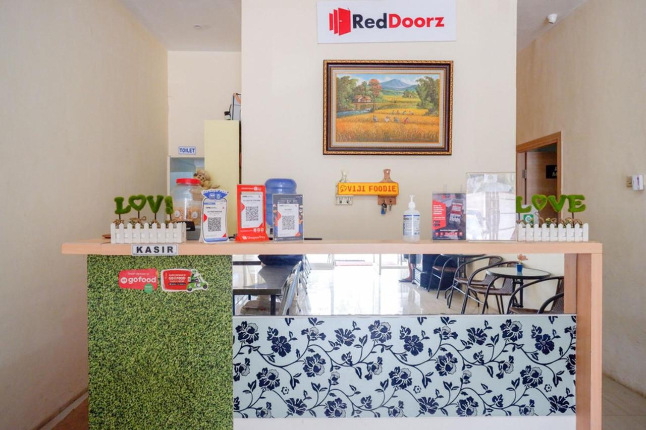 Reddoorz Plus @ Losari Makassar Eksteriør bilde
